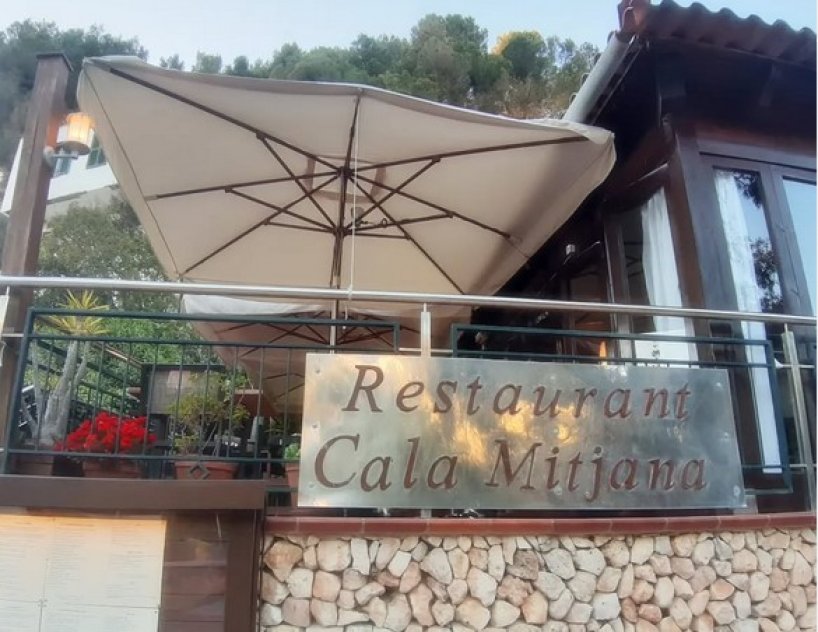 Cala Mitjana,minorque