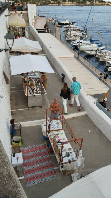 Es Castell artisan night market,minorque